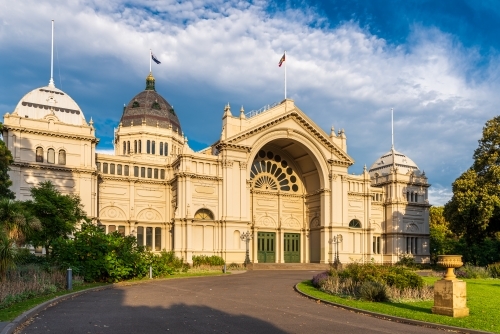 Horizontal shot of Royal Exhibition Building in the afternoon