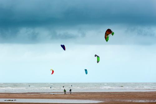 Kite Surfing in monsoon weather in Darwin - Australian Stock Image