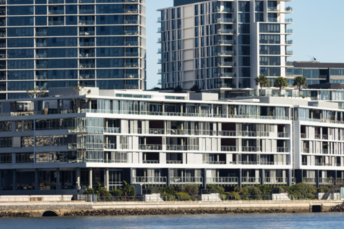 Large apartment blocks adjacent to the Brisbane River in Newstead - Australian Stock Image