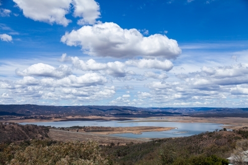 Low water level in lake burrendong - Australian Stock Image