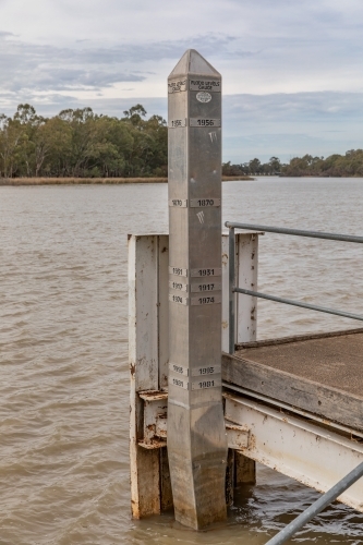 Murray River flood levels gauge at the side of the jetty