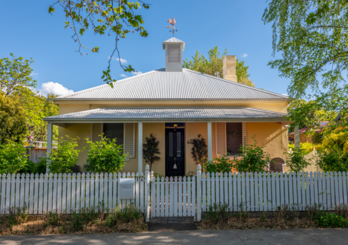 Old Cottage in Orange, Central West, New South Wales, Australia - Australian Stock Image