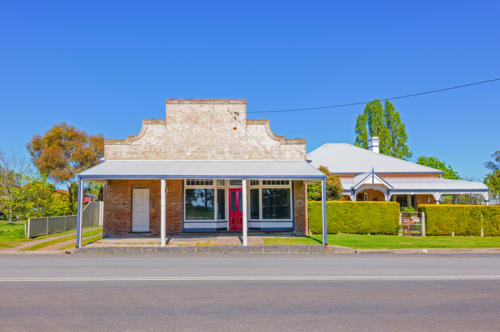 Old empty shop in Spring Hill, Central West, New South Wales, Australia - Australian Stock Image