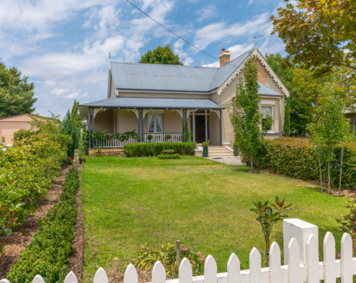 Old house in Tenterfield, Northern New South Wales, Australia - Australian Stock Image