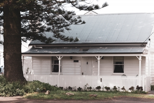 Old rural victorian home with front porch - Australian Stock Image