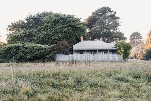 rural victorian home in countryside - Australian Stock Image
