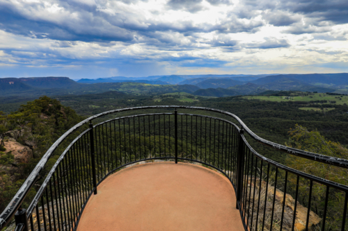 Scenic view from Hargraves Lookout in the Blue Mountains overlooking Grose Valley with forested land - Australian Stock Image