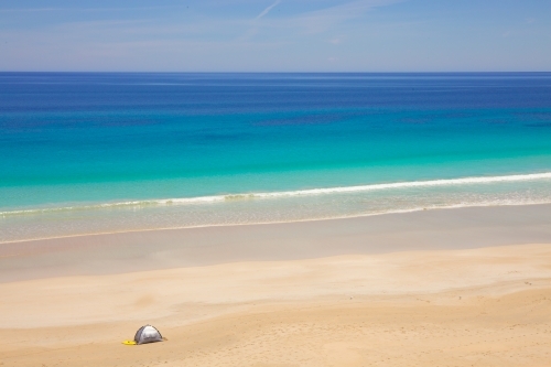 Tent on the beach at Berry Bay, Yorke Peninsula - Australian Stock Image