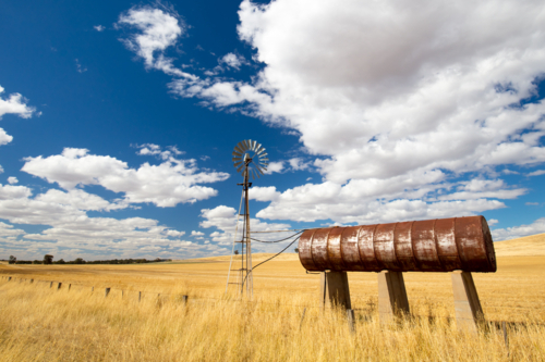 The vast expanse of farm fields in the Moolort Plains near the old townships of Maldon - Australian Stock Image