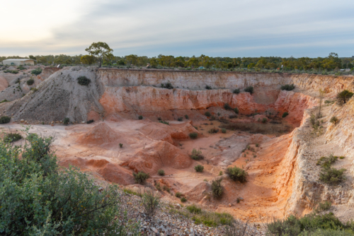 three mile abandoned open cut opal mine at lightning ridge in outback Australia - Australian Stock Image