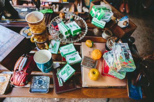 Vintage memorabilia at a garage sale - Australian Stock Image